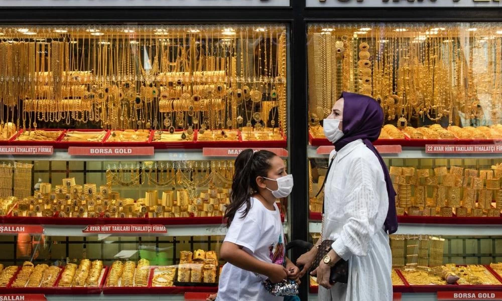 Τουρκία: Κουλουράδες στην Σμύρνη άρχισαν να πουλάνε μισά κουλούρια - Δυσκολεύονται να αγοράσουν ψωμί οι Τούρκοι